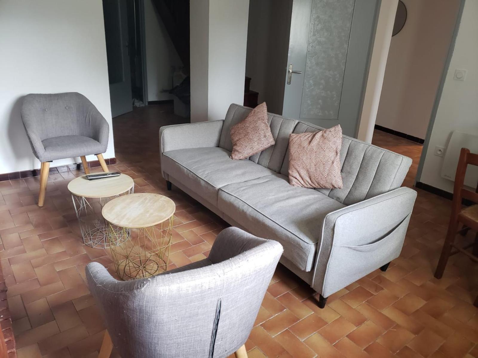 Chambres Meublees Et Spacieuses LʼIsle-Jourdain Extérieur photo